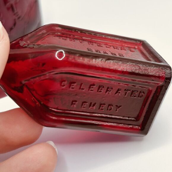 Lot of 6 Vintage Mini Weaton Glass Bottles Ruby Red 3 inch Franklin Apples - Picture 10 of 12